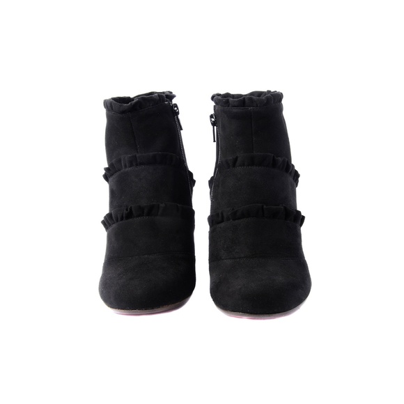 Chie Mihara Ankle boot with Ruffles details in Bla - Picture 3 of 5